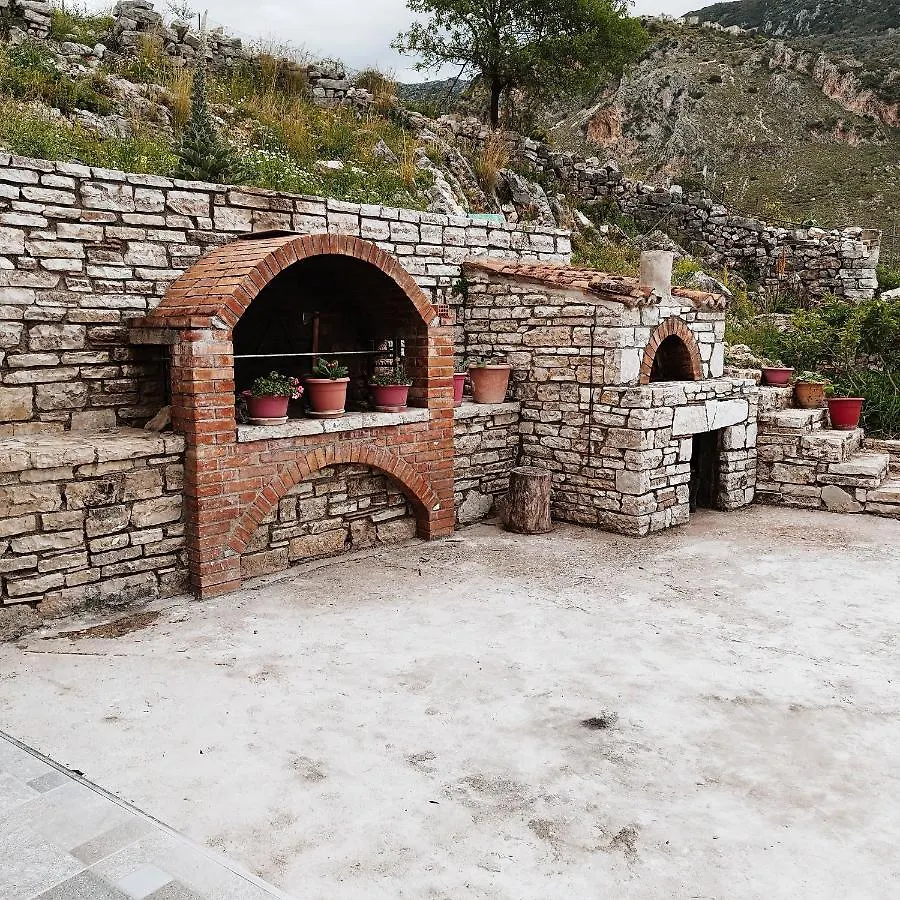 Farmhouse Qeparo Apartment
