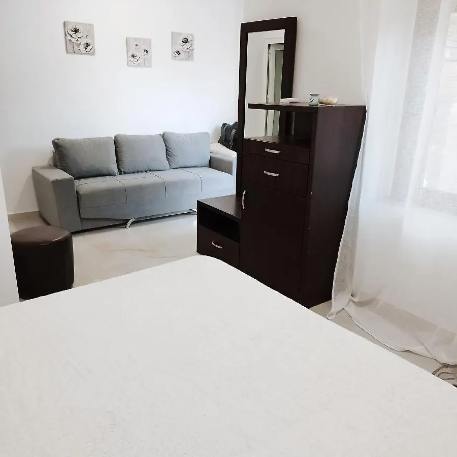 Farmhouse Qeparo Apartment