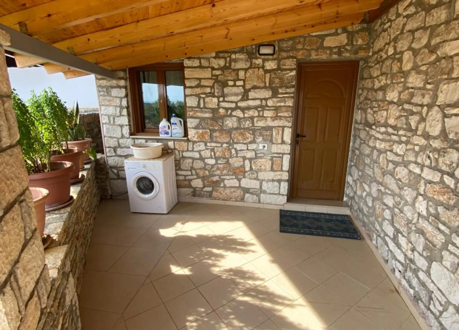 Farmhouse Qeparo