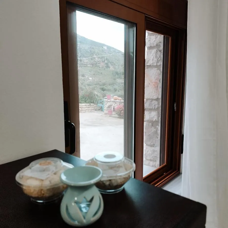Farmhouse Qeparo 0*,  Albania